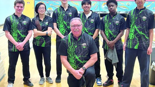 LHS Bowling Team Completes Regular Season