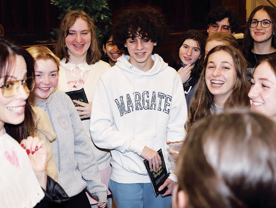 Actress and LHS Alumna Returns To Visit Theater Students at Alma Mater