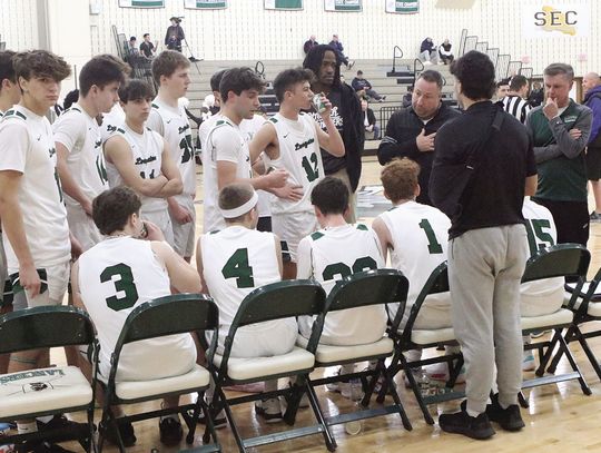 Boys’ Varsity Basketball Team Finishes Winter Season