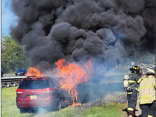 Firefighters Extinguish Route 280 Car Fire