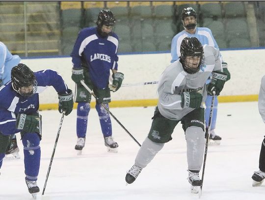 HOCKEY TEAM READIES FOR SEASON