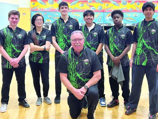 LHS Bowling Team Completes Regular Season