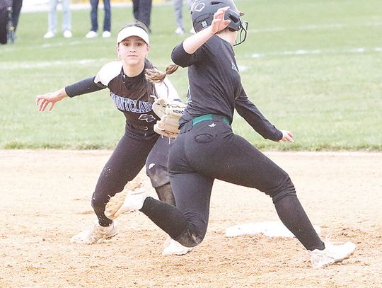 LHS Softball Team Starts Season With 3-2 Record