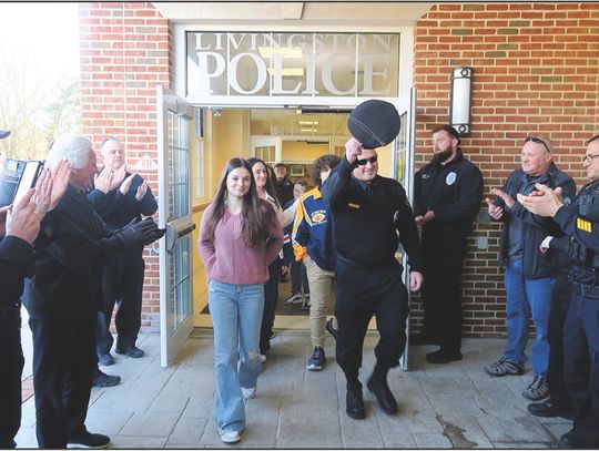 Police Officer Joe Wnek Retires After 27 Years