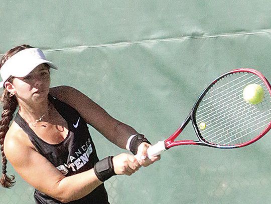 THE LIVINGSTON HIGH SCHOOL GIRLS’ TENNIS TEAM