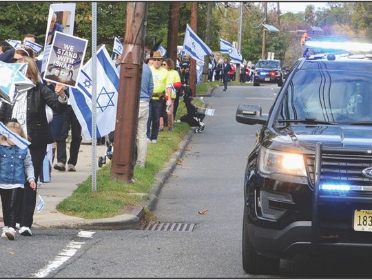 Thousands Attend Rally In Support of Israel