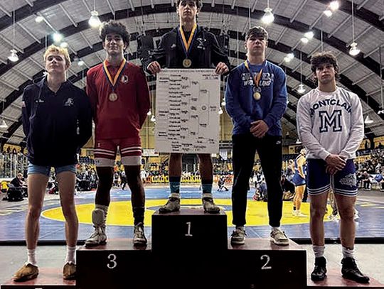 WRESTLERS EARN MEDALS: