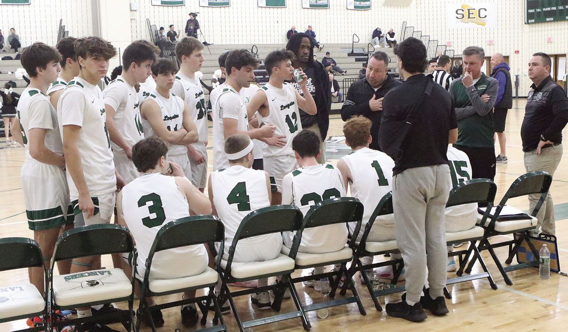 Boys’ Varsity Basketball Team Finishes Winter Season