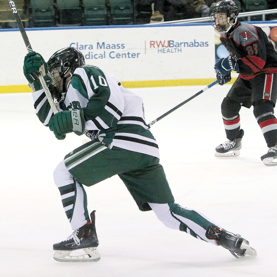 HOCKEY TEAM WINS OPENER