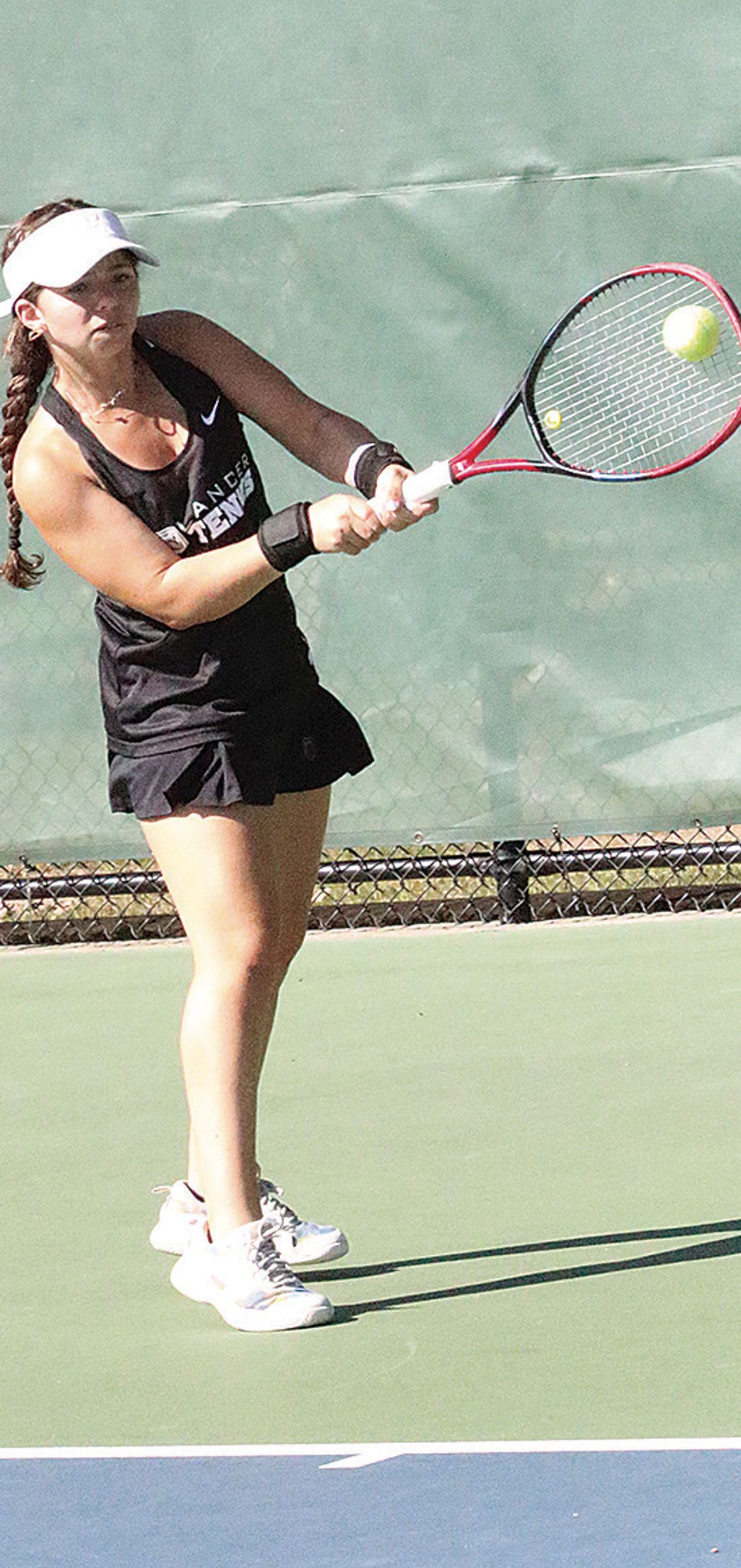 THE LIVINGSTON HIGH SCHOOL GIRLS’ TENNIS TEAM