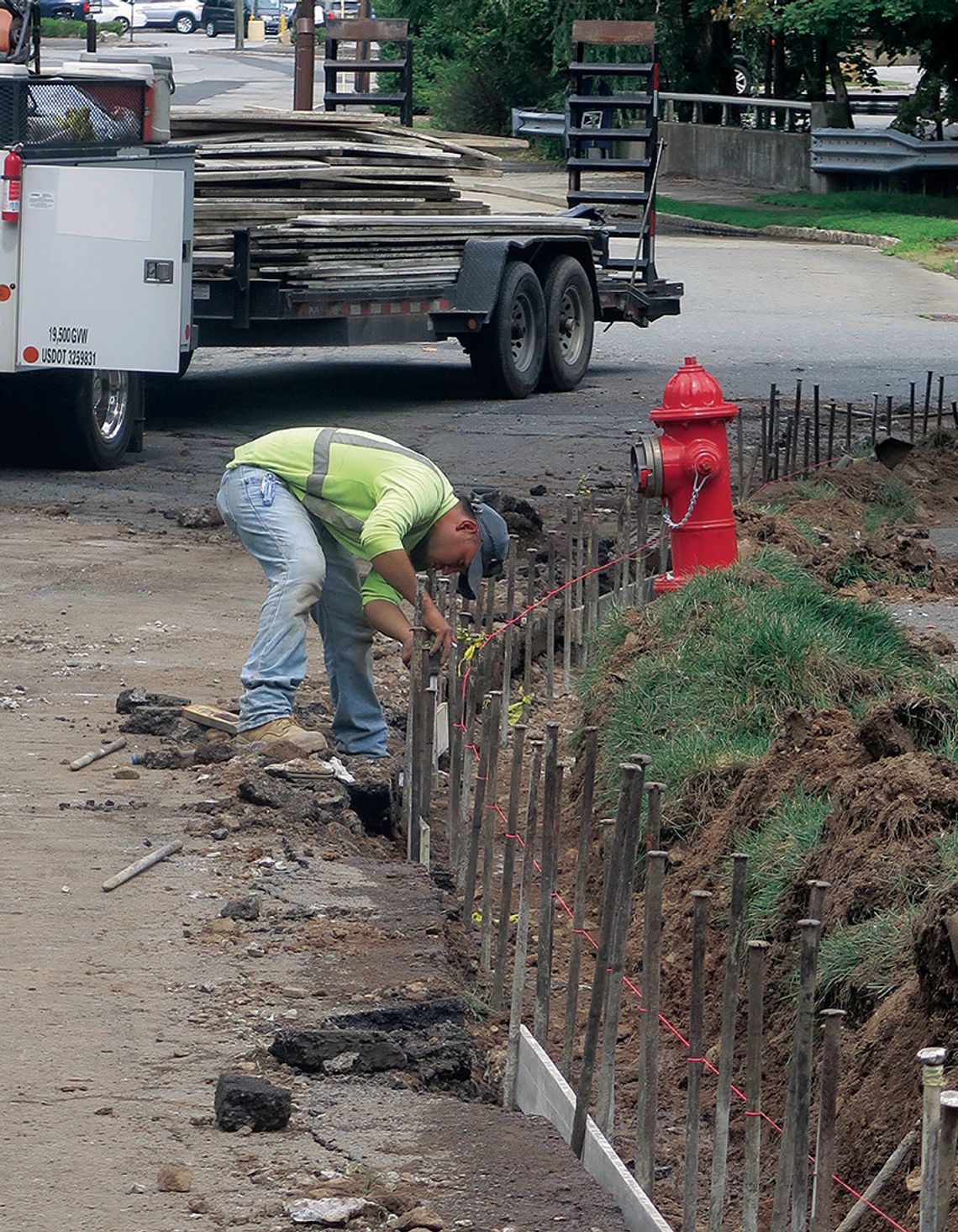 WORK ON WEST OAKWOOD AVENUE CURBS